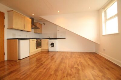 flat for rent nightingale road