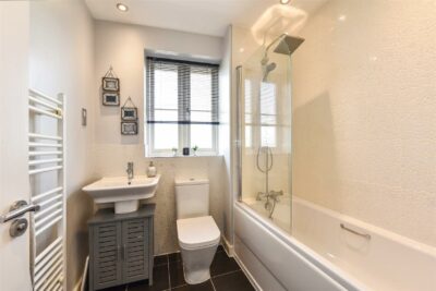 house - terraced for rent ellisons crescent