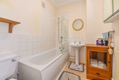 flat for sale kent road