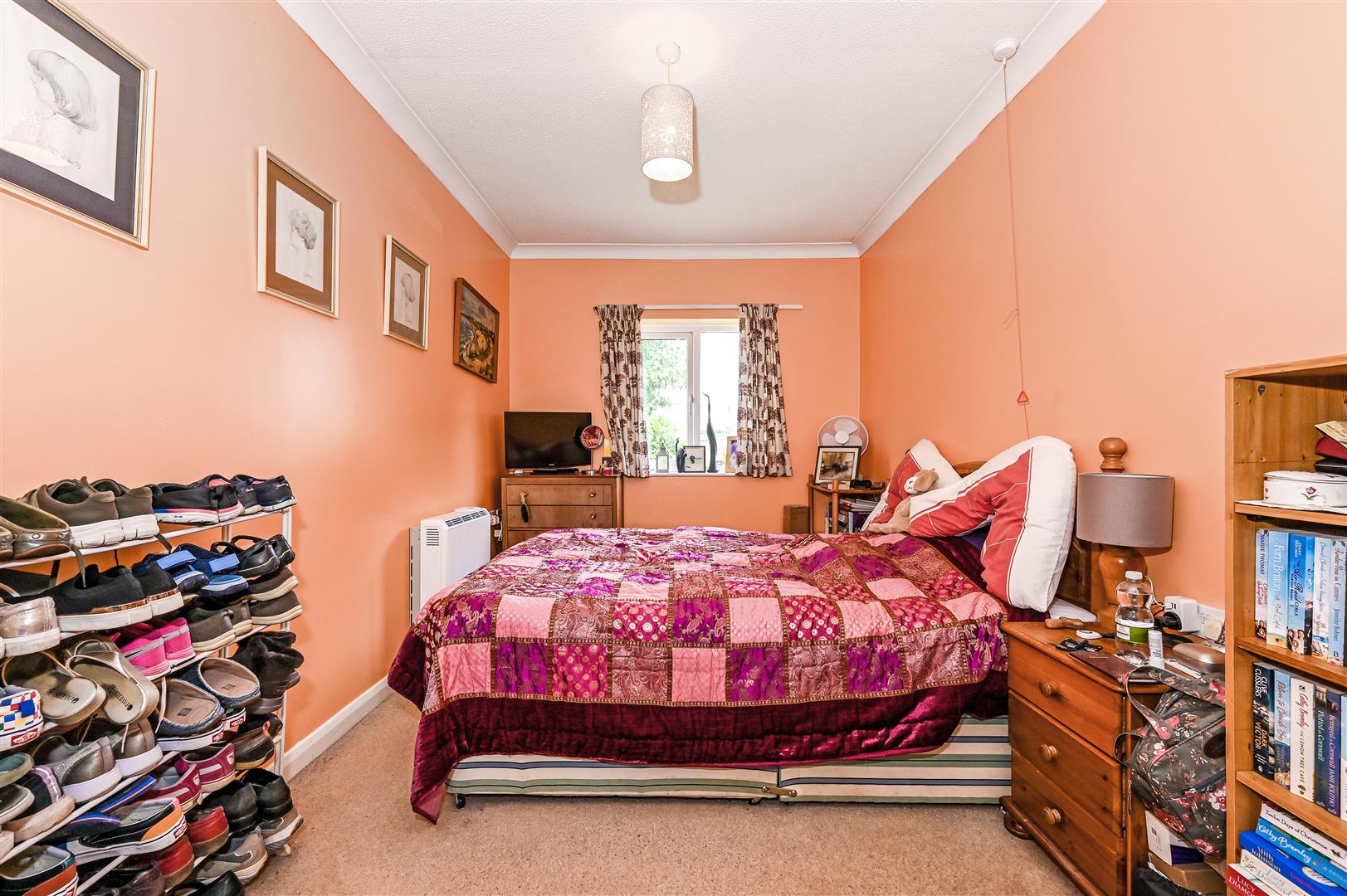 flat for sale staunton avenue