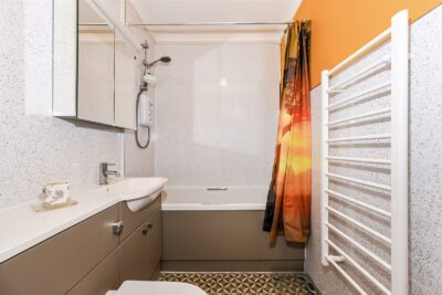 flat for sale staunton avenue