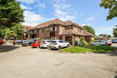 flat for sale staunton avenue