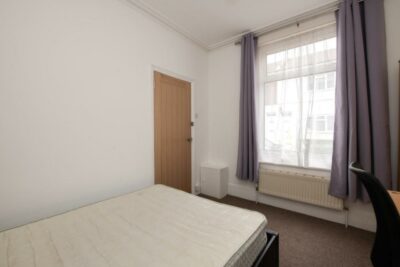 room for sale eton road