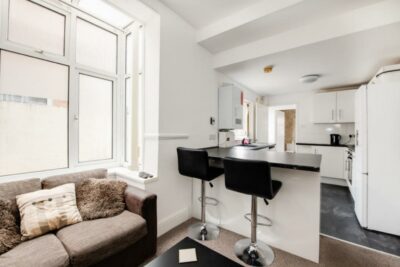 room for sale eton road