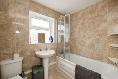room for sale eton road