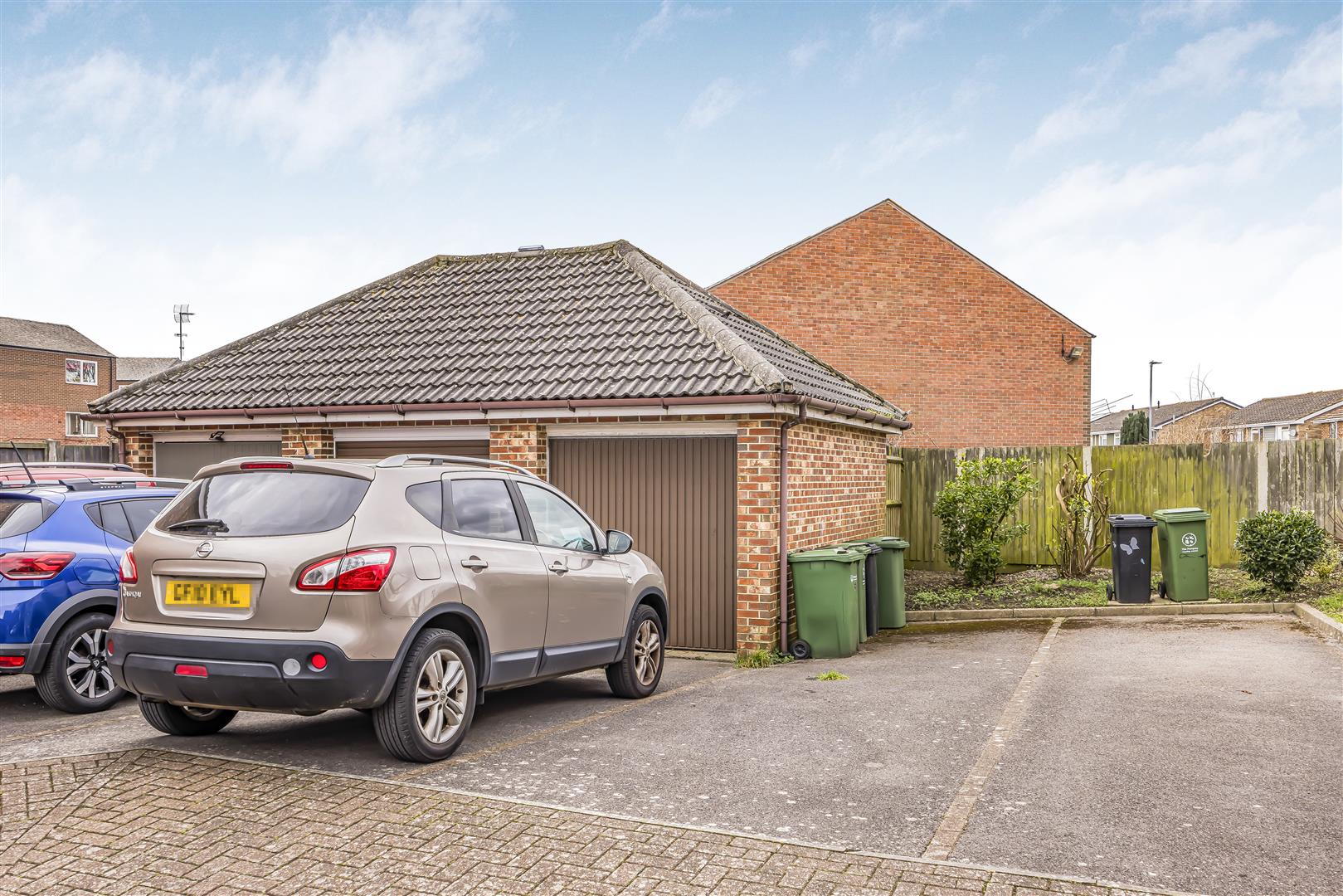 house for sale longfield close