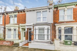 house - terraced for sale folkestone road