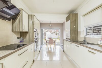 house - terraced for sale folkestone road