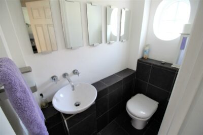 house for sale oaklands road