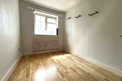 house for sale oaklands road