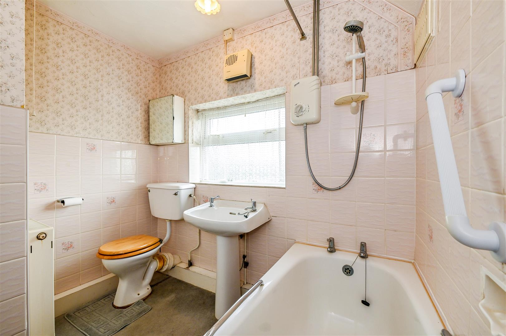 house - end terrace for sale manhood lane