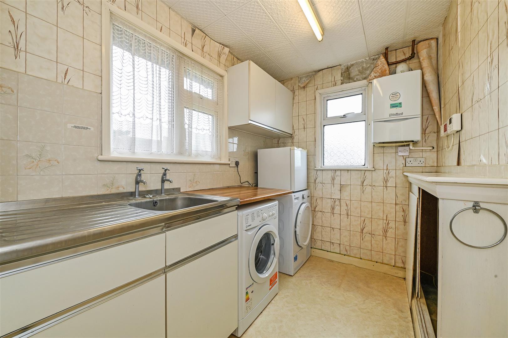 house - end terrace for sale manhood lane