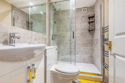 house - semi-detached for sale brook gardens