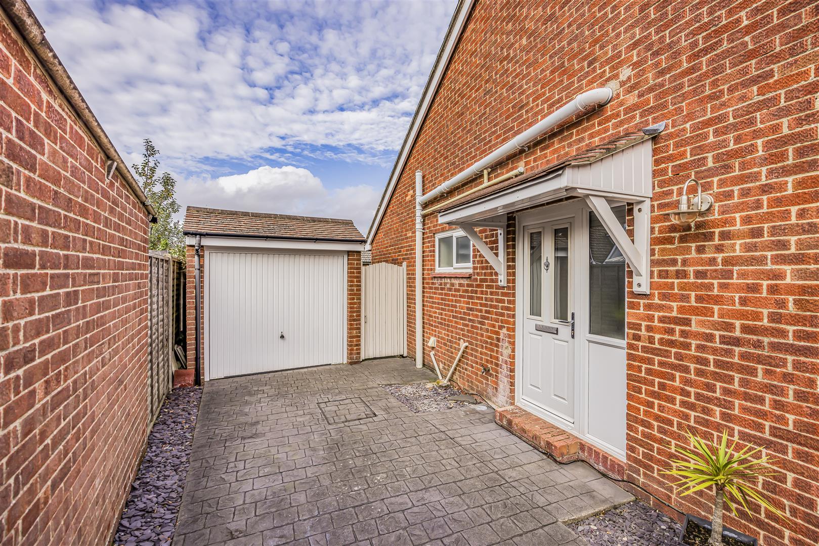 house for sale helston drive