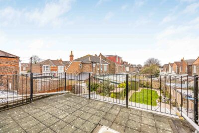 house for sale haslemere road