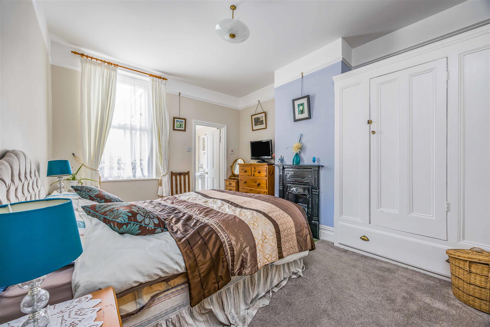 house for sale haslemere road