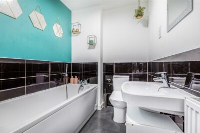 house - detached for sale herons way