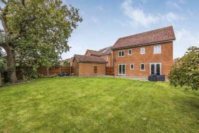 house - detached for sale hedgerow close