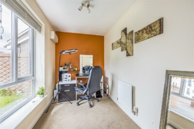 house - detached for sale hedgerow close
