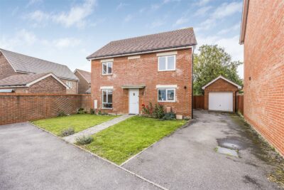 house - detached for sale hedgerow close