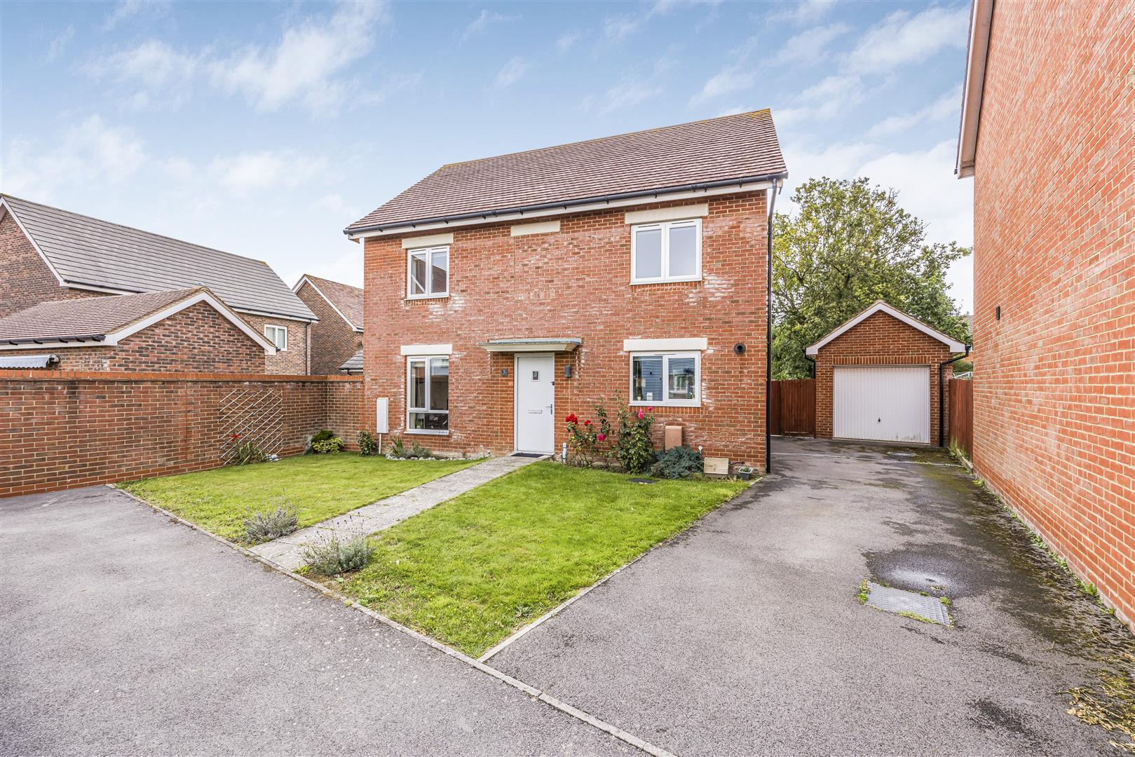 house - detached for sale hedgerow close