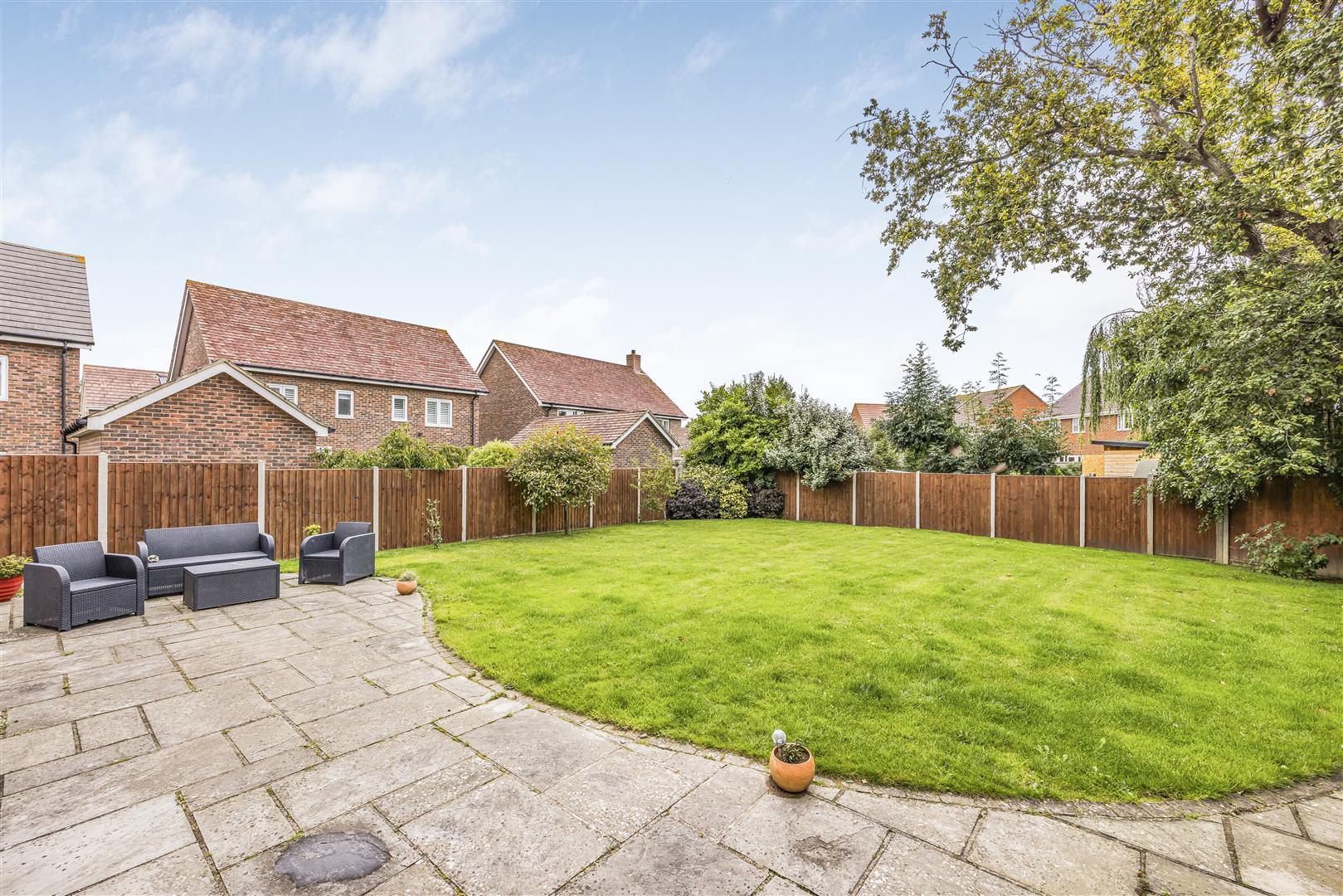 house - detached for sale hedgerow close