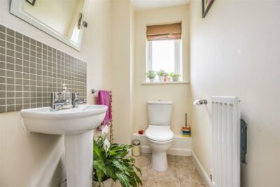 house - detached for sale hedgerow close
