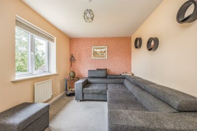 house - detached for sale hedgerow close