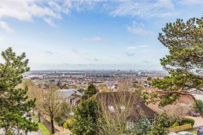 house - detached for sale down end road