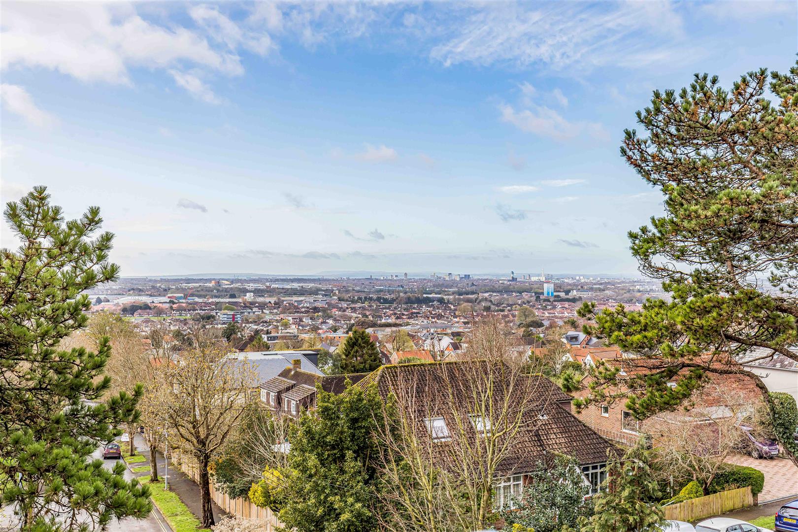 house - detached for sale down end road