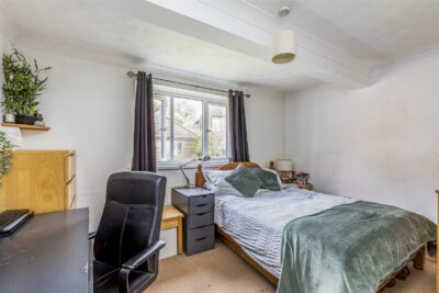 house - detached for sale down end road