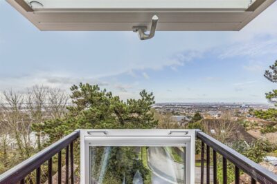 house - detached for sale down end road