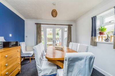 house - detached for sale down end road