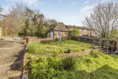 house - detached for sale down end road