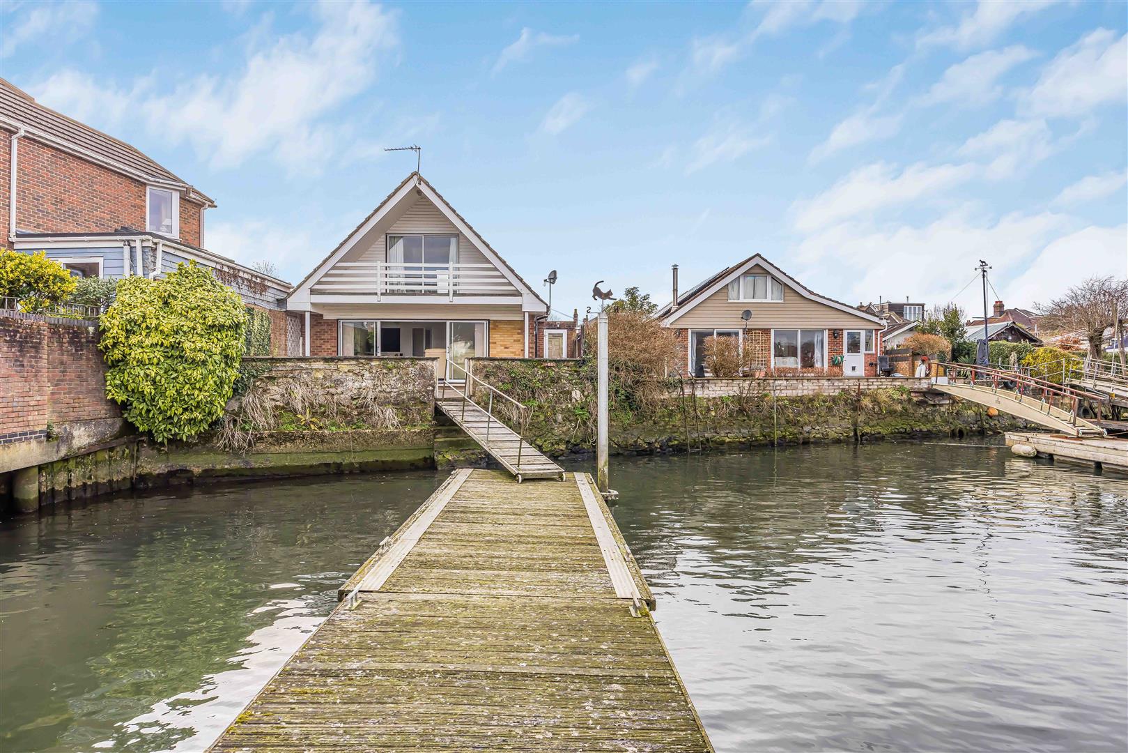 house for sale priory road