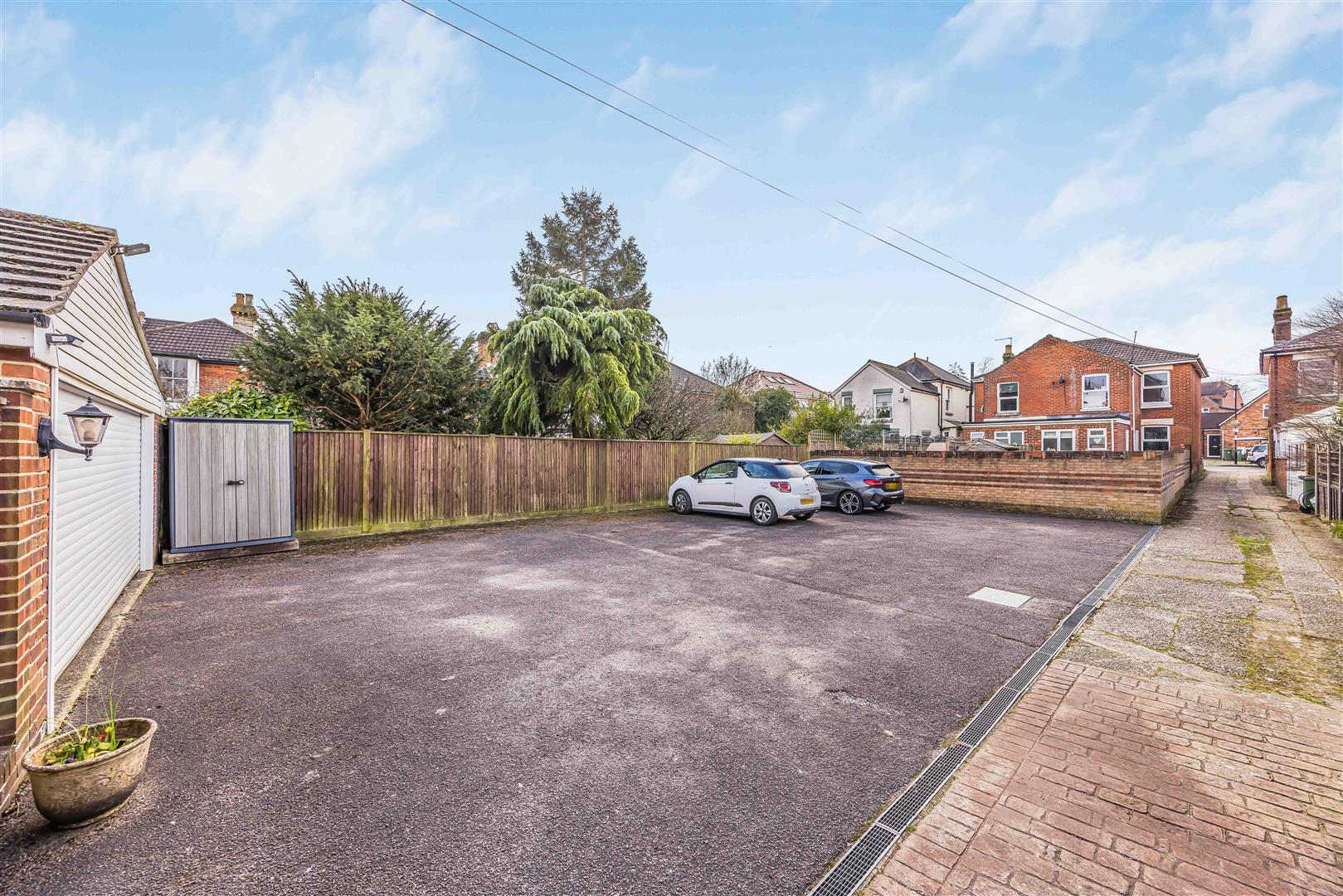house for sale priory road