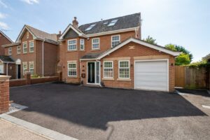 house - detached for sale claremont gardens