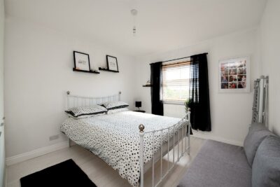 house - detached for sale claremont gardens