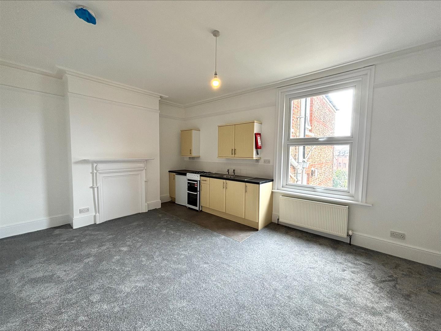 studio for rent clarendon road