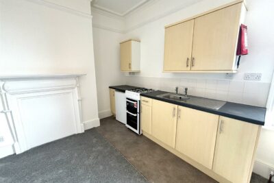 studio for rent clarendon road