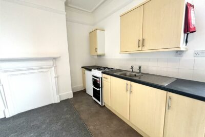 studio for rent clarendon road