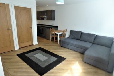 studio for rent isambard brunel road