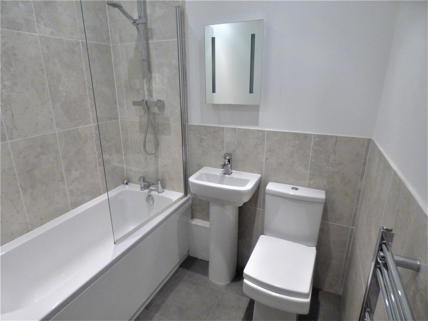studio for rent isambard brunel road