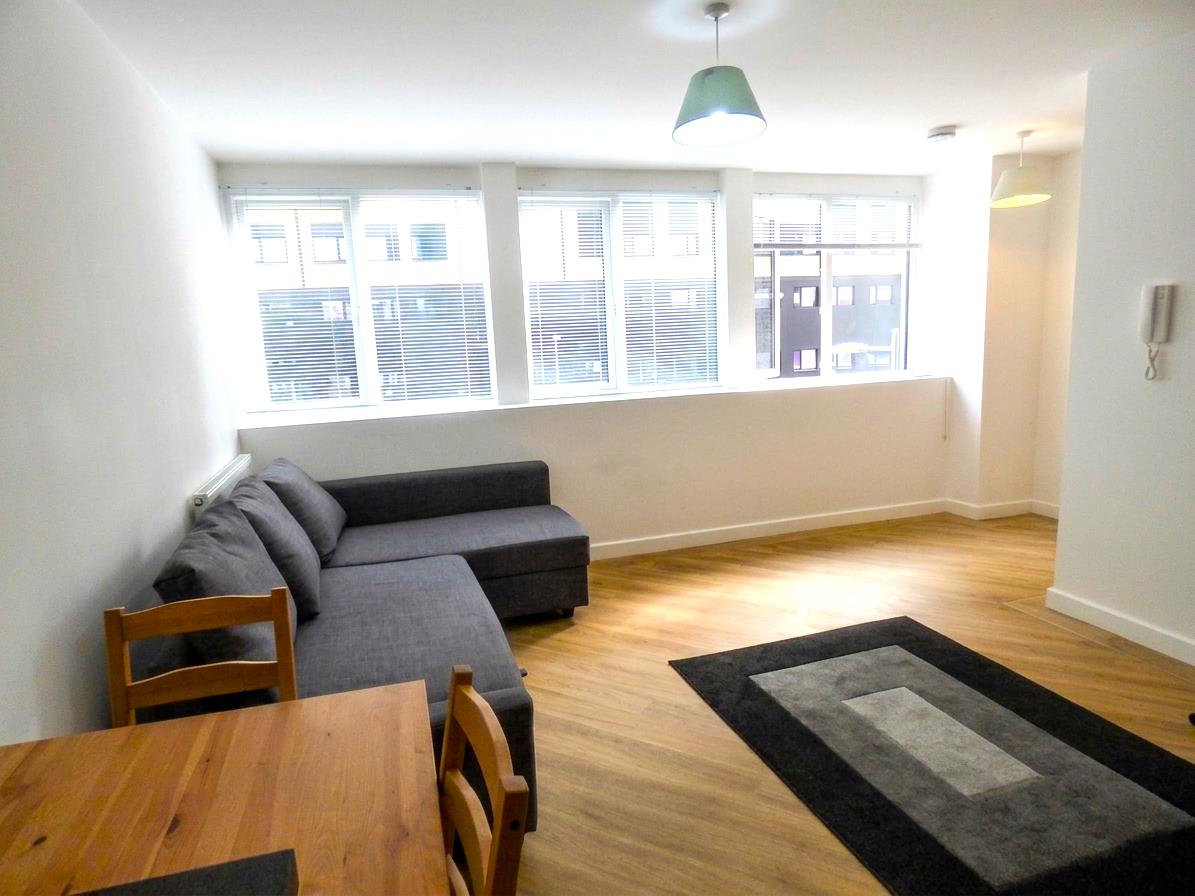 studio for rent isambard brunel road