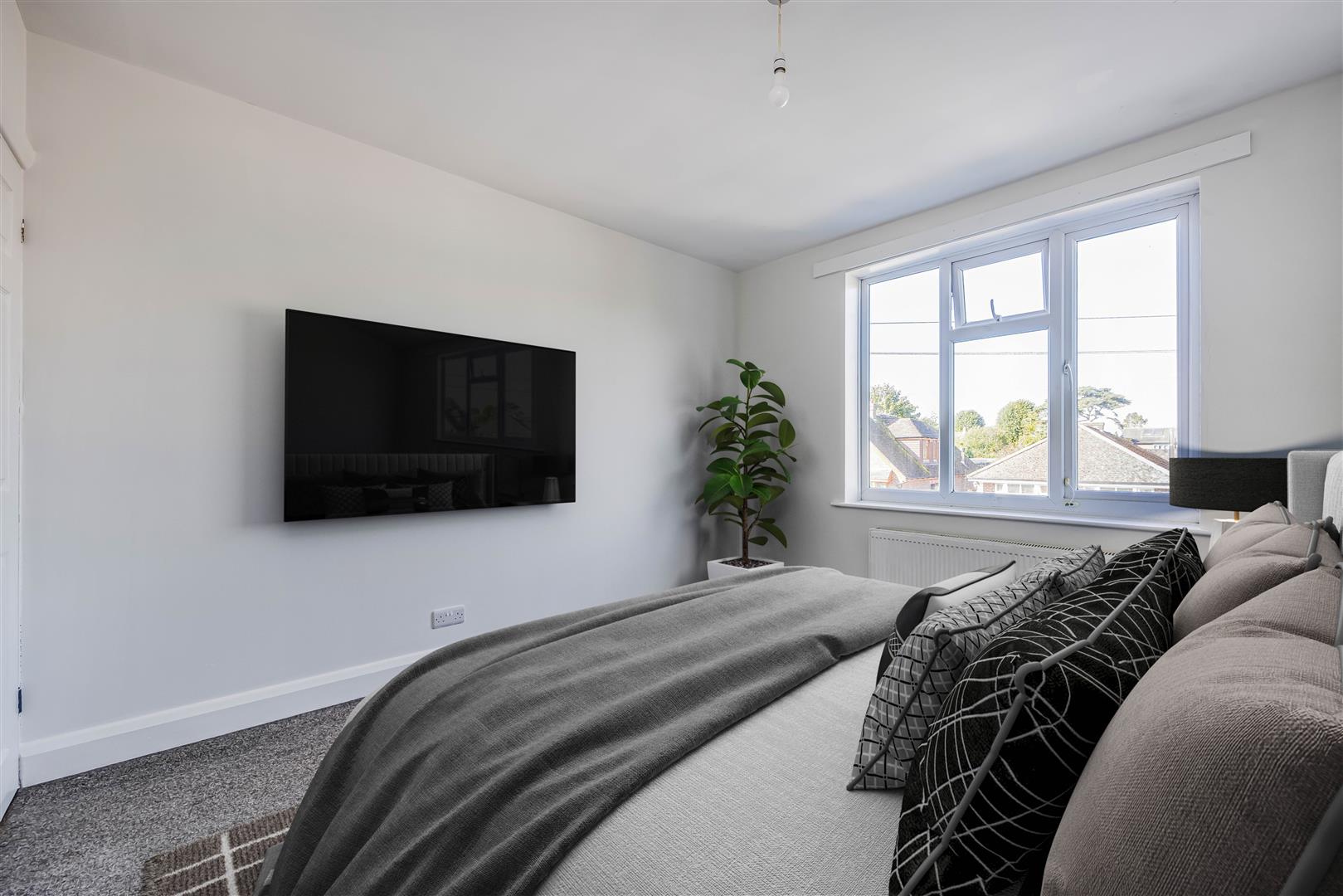 house - semi-detached for rent penny lane