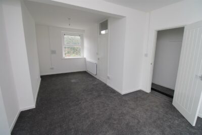 house for sale ty'r felin street