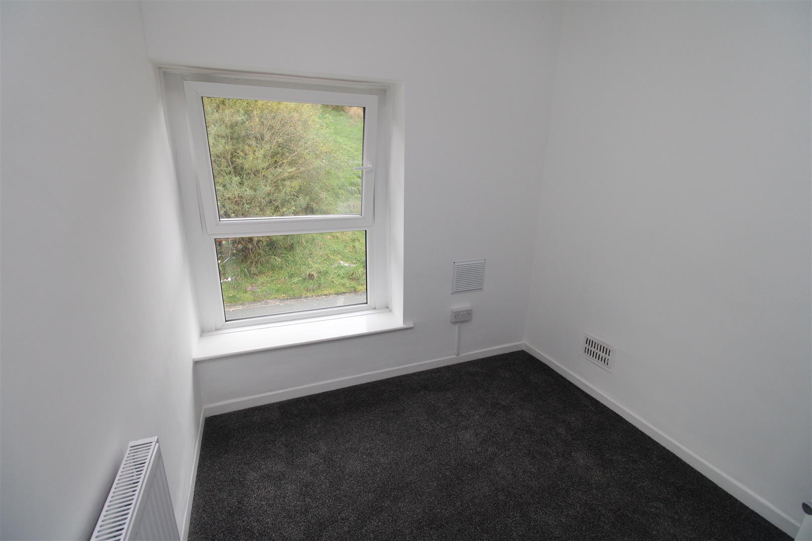 house for sale ty'r felin street