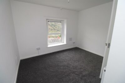 house for sale ty'r felin street