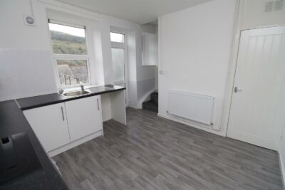 house for sale ty'r felin street