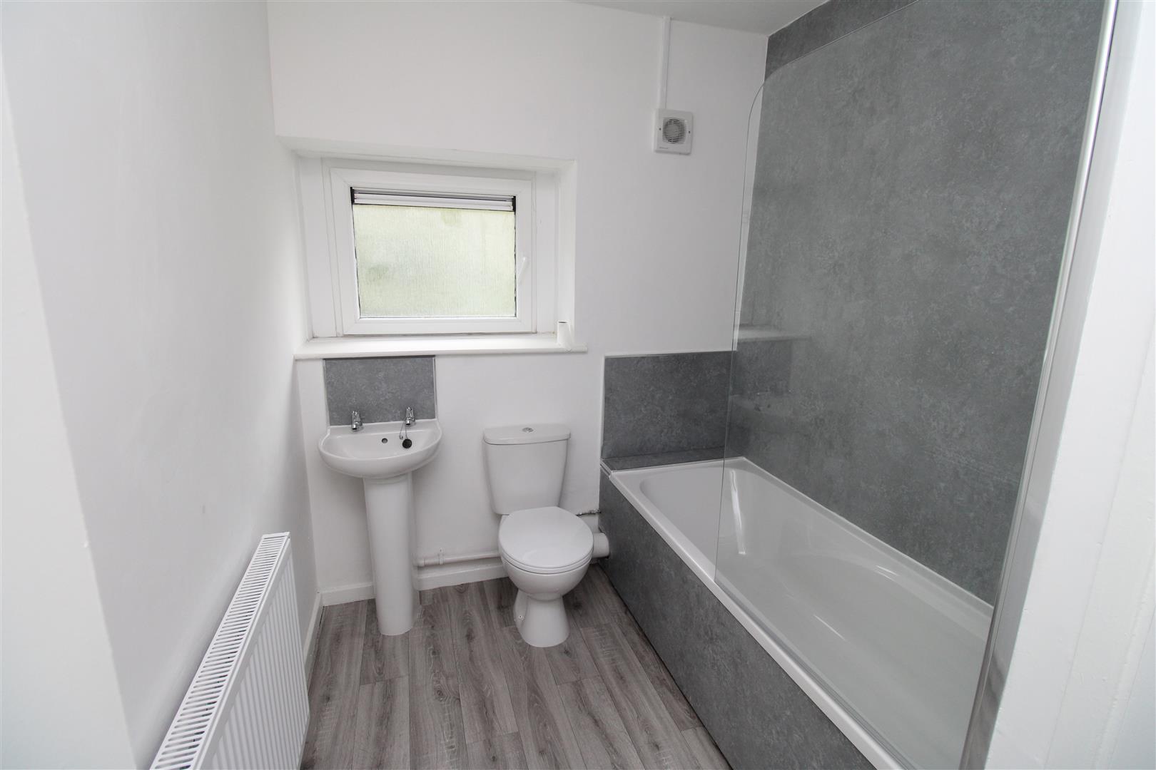 house for sale ty'r felin street